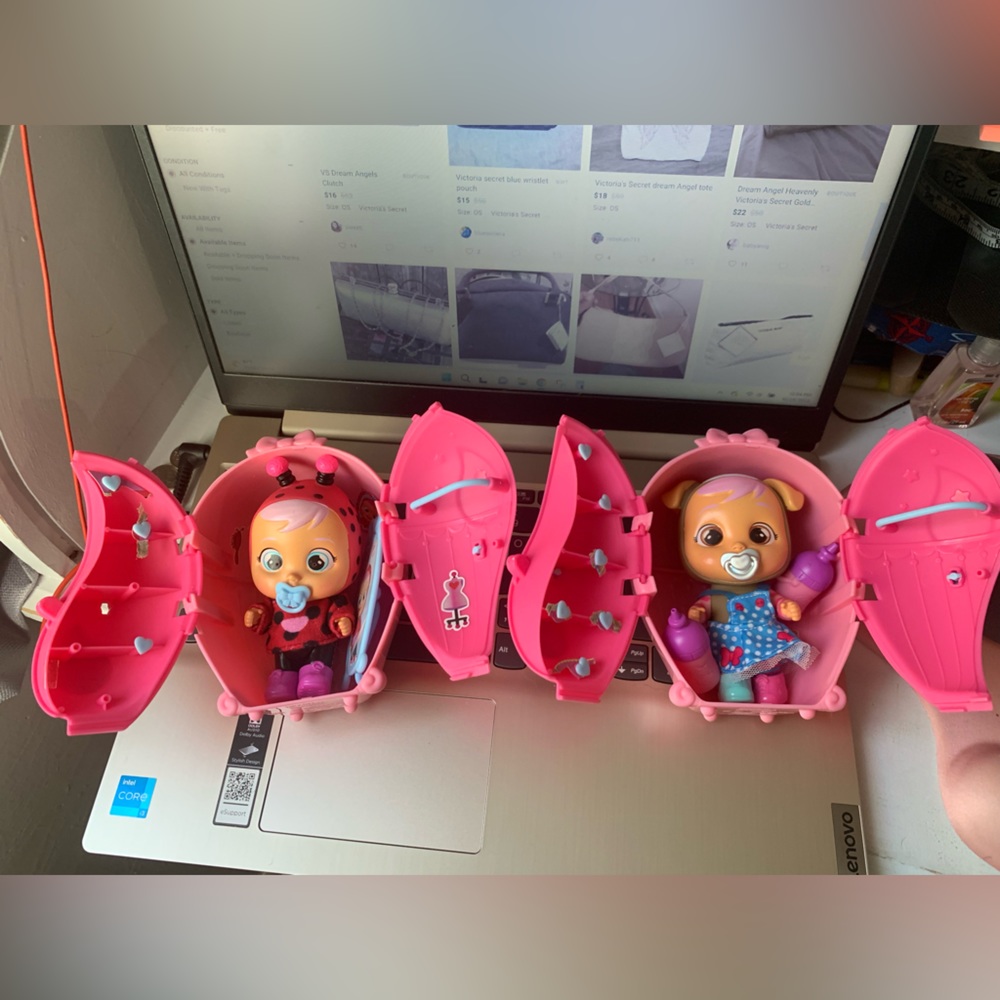 Lot x2  Dolls Cry Baby